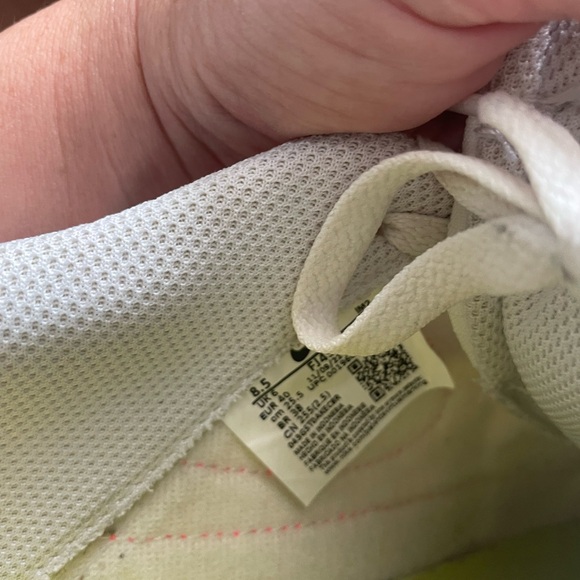 Nike shoes - Picture 5 of 6